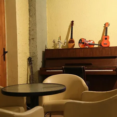 Evropa Hotel 2*